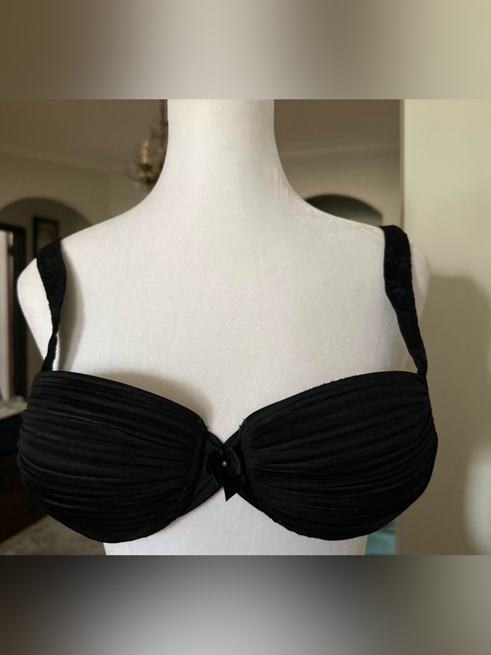 Authentic GEMMA vintage black underwire lightly padded adjustable bra size B95